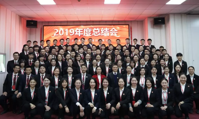 東方龍商務(wù)集團(tuán)成立5周年系列報(bào)道之二 成長(zhǎng)篇《在創(chuàng)新中跨越發(fā)展的行業(yè)標(biāo)桿》